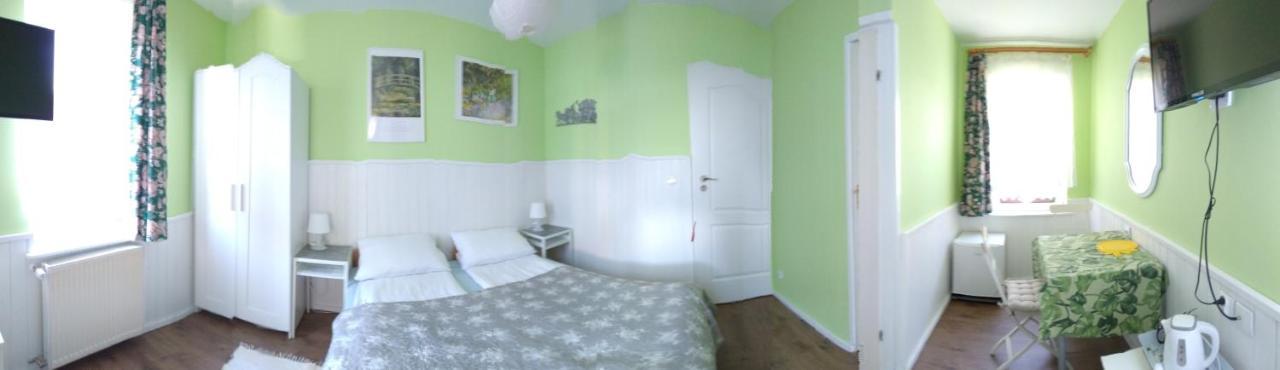 - Przy Porcie Homestay *
